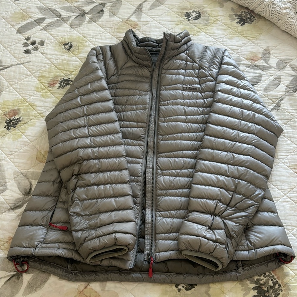 LL Bean Ultralight 850 Women’s Down Sweater Jacket - Size Large Petite